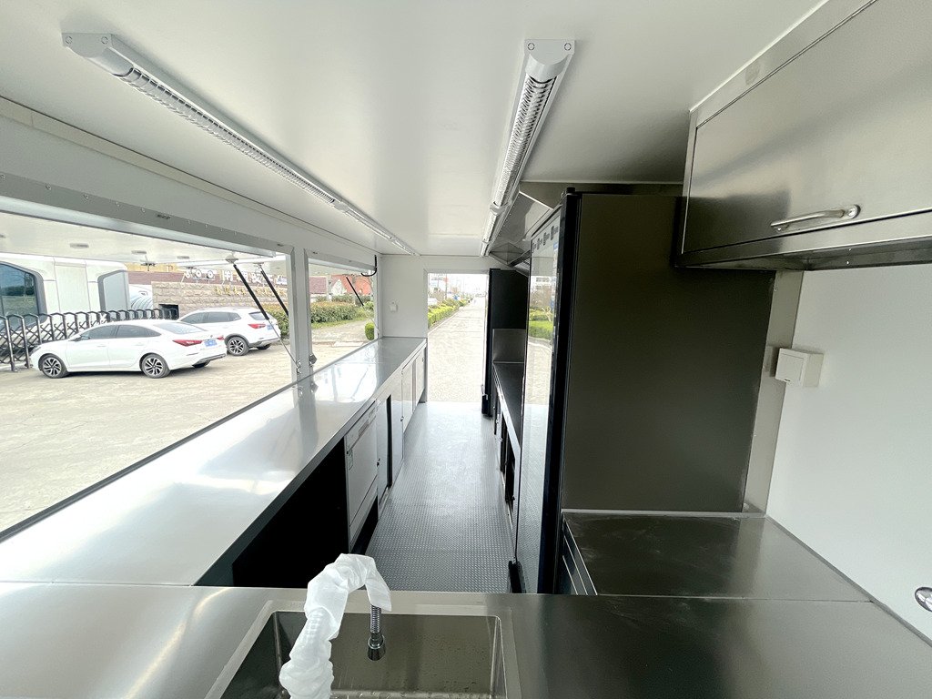 chris machinery food trailer