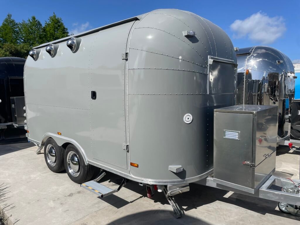 sweetly seasoned food trailer and catering
