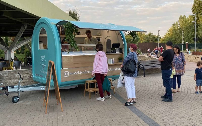 WB-280W ice cream trailer on street